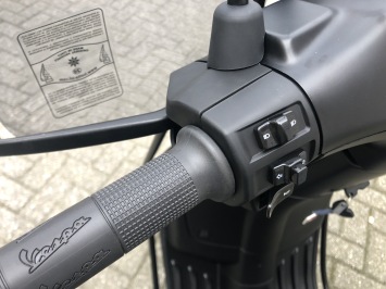 SPECIAL VESPA SPRINT NOTTE BLACK ON BLACK VOL OPTIES BJ2025 0KM