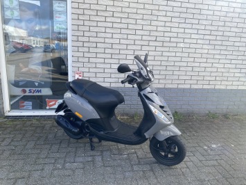 DIKKE  PIAGGIO ZIP SP 45 4-TAKT NARDO GREY  BROM BJ2015 5000KM