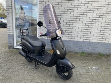 MOOIE SYM FIDDLE 2 BROM 45KM 4-TAKT BLACK ON BLACK BJ2021 6000KM VOL OPTIES