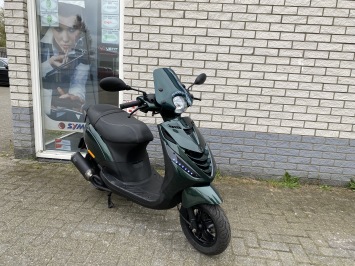 DIKKE PIAGGIO ZIP SP 45 4-TAKT JAGUAR GREEN  BROM  BJ2020 11000KM 