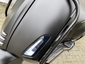 DIKKE VESPA SPRINT S 45KM 4-TAKT BROM MAT BLACK 7000KM BJ2020