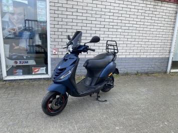 GAVE PIAGGIO ZIP SP 2-TAKT 45KM MAT BLAUW BROM BJ2005 12000KM