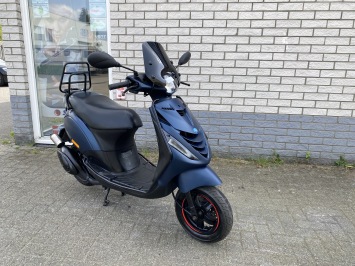 GAVE PIAGGIO ZIP SP 2-TAKT 45KM MAT BLAUW BROM BJ2005 12000KM