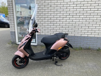 HELE JONGE PIAGGIO ZIP SP 45 4-TAKT MAT ROSE GOLD  BROM  BJ2024 5000KM 