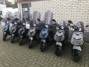 Nieuwe Piaggio Zip SP E5 2025 Nieuw 0km Full Option SALE 45km brom