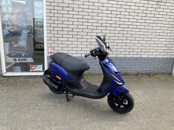 LEUKE PIAGGIO ZIP SP 45 4-TAKT BMW BLAUW BROM  BJ2006 12000KM 