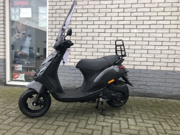 Nieuwe Piaggio Zip SP E5 2025 Nieuw 0km Full Option SALE 45km brom