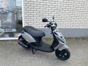 LEUKE PIAGGIO ZIP SP 45 4-TAKT nardo grey  BROM  BJ2007 12000KM 