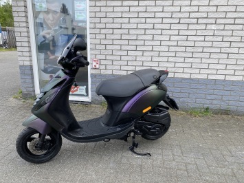 LEUKE PIAGGIO ZIP SP 45KM BROM MAT DRAGON BJ2008 7000KM