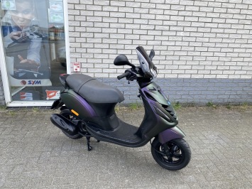 LEUKE PIAGGIO ZIP SP 45KM BROM MAT DRAGON BJ2008 7000KM