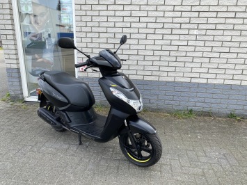 MOOIE PEUGEOT KISBEE GT 45KM BROM BLACK EDITION BJ2019 7000KM