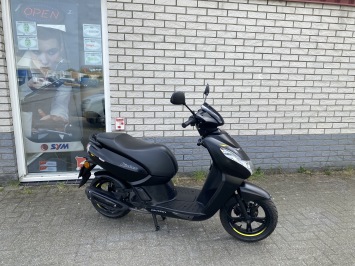 MOOIE PEUGEOT KISBEE GT 45KM BROM BLACK EDITION BJ2019 7000KM