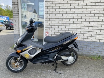 GAVE GILERA RUNNER DD 2-TAKT lc dd 45KM BROM BLACK BJ1997 18000KM
