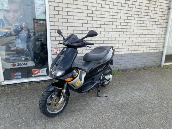 GAVE GILERA RUNNER DD 2-TAKT lc dd 45KM BROM BLACK BJ1997 18000KM