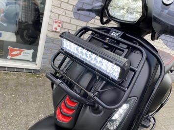 GAVE VESPA SPRINT S 45KM 4-TAKT BROM MAT BLACK 10.000KM BJ2022