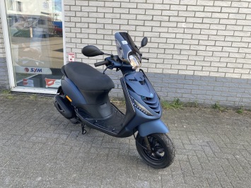 MOOIE PIAGGIO ZIP SP 45 4-TAKT MAT BLAUW BROM  BJ2018 8000KM 