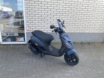 MOOIE PIAGGIO ZIP SP 45 4-TAKT MAT BLAUW BROM  BJ2018 8000KM 