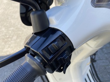 PRACHTIGE VESPA SPRINT S 45KM BROM BLACK ON WHITE BJ2025 9000KM