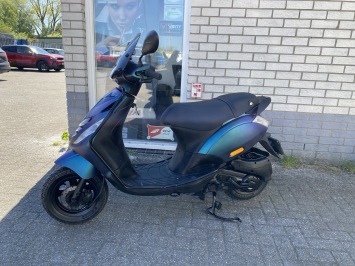 GAVE PIAGGIO ZIP SP 45KM BROM MAT CAMELEON BJ2008 9000KM