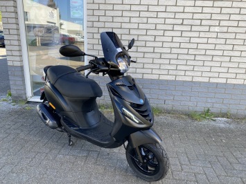 MOOIE PIAGGIO ZIP SP 45KM 4-T BROM MAT BLACK BJ2021 5000KM