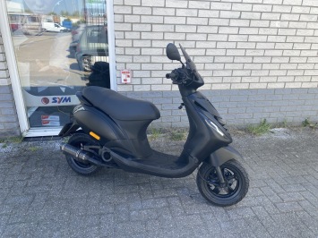 LEUKE PIAGGIO ZIP SP 45KM 4-T BROM MAT BLACK BJ2019 6000KM