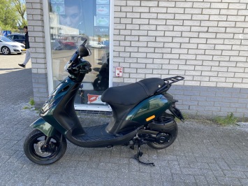 GAVE PIAGGIO ZIP SP 45 4-TAKT JAGUAR GREEN BROM  BJ2018 7.000KM 
