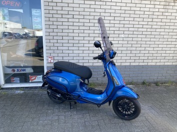GAVE VESPA SPRINT S 45KM BROM MAT BLEU VIVACE BJ2021 VOL OPTIES