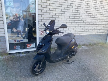 MOOIE PIAGGIO ZIP SP 45KM 4-T BROM MAT BLACK BJ2021 11000KM