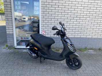 MOOIE PIAGGIO ZIP SP 45KM 4-T BROM MAT BLACK BJ2021 11000KM