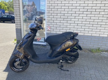 DIKKE PIAGGIO ZIP SP 45 4-TAKT GOLD FLAKES BROM  BJ2014 8000KM 