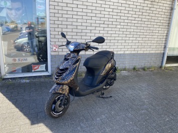 DIKKE PIAGGIO ZIP SP 45 4-TAKT GOLD FLAKES BROM  BJ2014 8000KM 