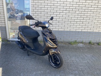 DIKKE PIAGGIO ZIP SP 45 4-TAKT GOLD FLAKES BROM  BJ2014 8000KM 