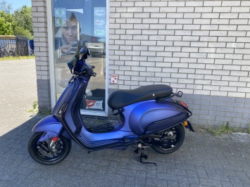 DIKKE VESPA SPRINT S 45KM BROM GALAXY BLEU  BJ2024 3000KM