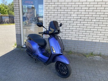 DIKKE VESPA SPRINT S 45KM BROM GALAXY BLEU  BJ2024 3000KM