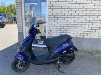 LEUKE PIAGGIO ZIP SP 45 4-TAKT BMW BLAUW BROM  BJ2017 6000KM 