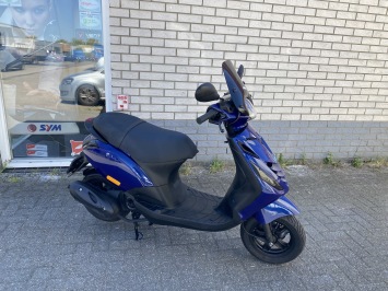 LEUKE PIAGGIO ZIP SP 45 4-TAKT BMW BLAUW BROM  BJ2017 6000KM 