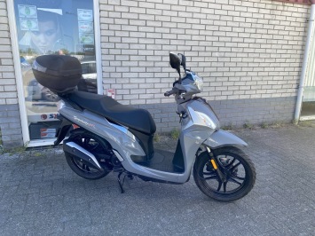  HELE MOOIE SYM SYMFONY ST  BROM 45KM 4-TAKT MAT NARDO GREY BJ2021 8000KM