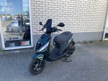 GAVE PIAGGIO ZIP SP 45 4-TAKT JAGUAR GREEN BROM  BJ2019 8.000KM 