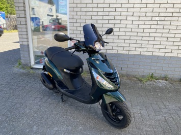 GAVE PIAGGIO ZIP SP 45 4-TAKT JAGUAR GREEN BROM  BJ2019 8.000KM 