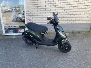 GAVE PIAGGIO ZIP SP 45 4-TAKT JAGUAR GREEN BROM  BJ2019 8.000KM 
