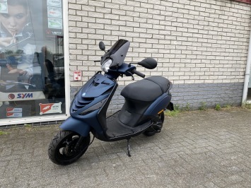 2-takt PIAGGIO ZIP SP LINE 45KM BROM MAT MIDNIGHT 2003 12000KM