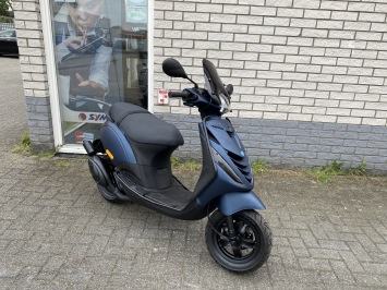 2-takt PIAGGIO ZIP SP LINE 45KM BROM MAT MIDNIGHT 2003 12000KM