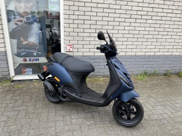 2-takt PIAGGIO ZIP SP LINE 45KM BROM MAT MIDNIGHT 2003 12000KM
