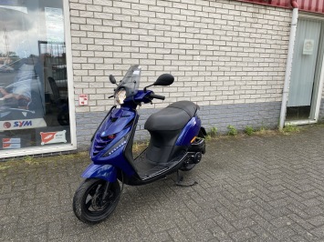 GAVE PIAGGIO ZIP SP 45 4-TAKT MIDNIGHT BLEU BROM BJ2020 10.000KM