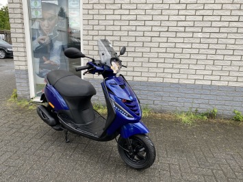 GAVE PIAGGIO ZIP SP 45 4-TAKT MIDNIGHT BLEU BROM BJ2020 10.000KM