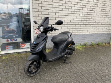 GAVE PIAGGIO ZIP SP 45KM 4T BROM MAT ZWART BJ2015 9000KM