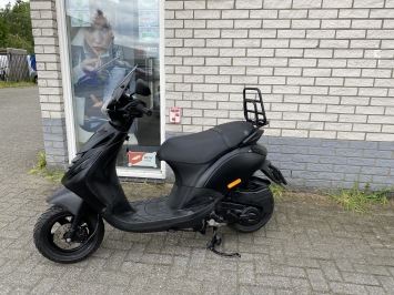 MOOIE PIAGGIO ZIP SP 45KM 4T BROM MAT ZWART BJ2016 8000KM