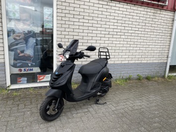 MOOIE PIAGGIO ZIP SP 45KM 4T BROM MAT ZWART BJ2016 8000KM