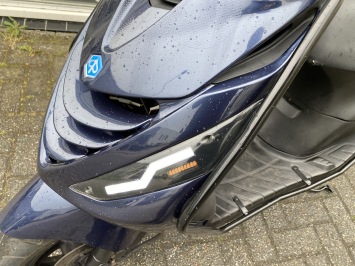 LEUKE PIAGGIO ZIP SP 45 4-TAKT MIDNIGHT BLEU BROM BJ2014 9000KM