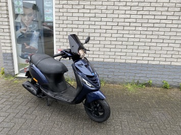 LEUKE PIAGGIO ZIP SP 45 4-TAKT MIDNIGHT BLEU BROM BJ2014 9000KM